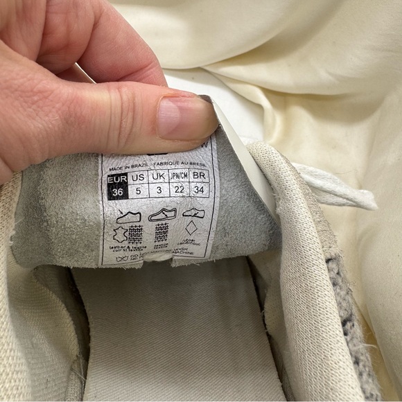 Veja V-10 Flannel Snow Black women’s sneakers
Size US 5 - Picture 8 of 8